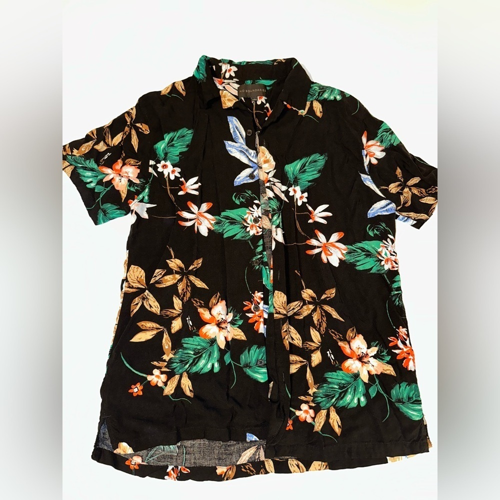 Men’s No Boundaries Rayon Button Down Shirt Black Floral Short Sleeve Size M